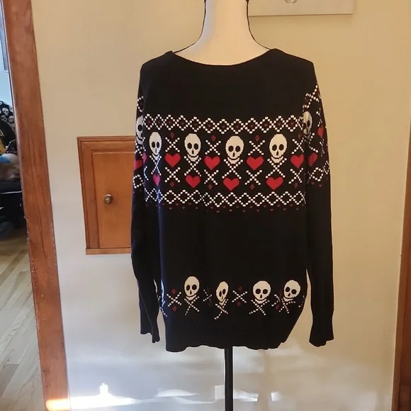 Torrid Skull and Heart Sweater Size 1 (16/18) - Picture 4 of 5